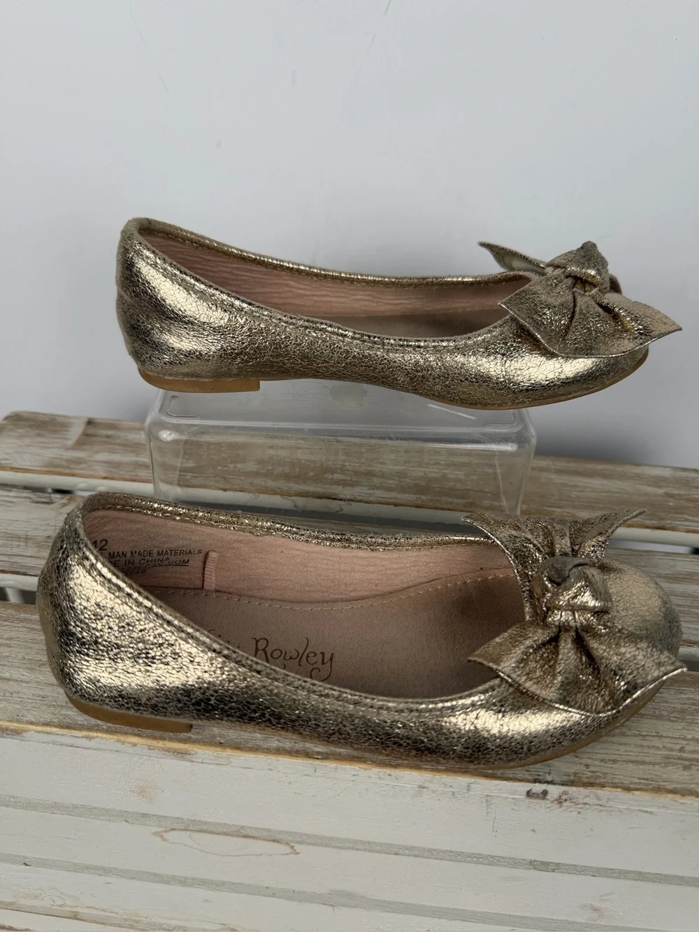 Cynthia Rowley gold ballet flats metallic crinkle finish bow detail size 12